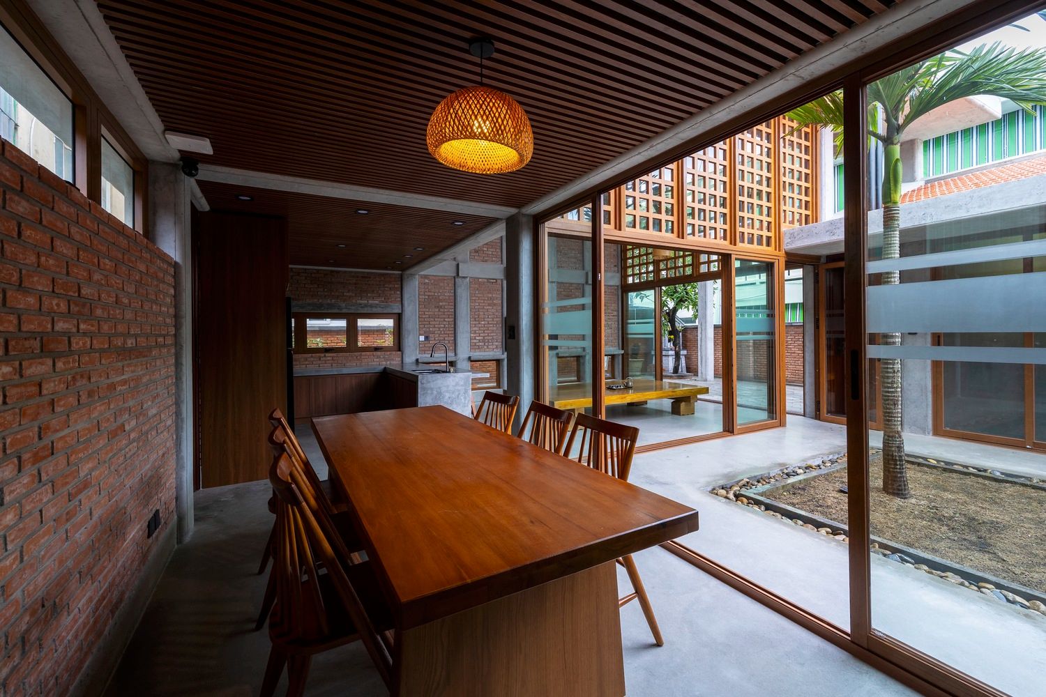 Mẫu nhà cấp 4 đơn giản như "biệt thự" dành cho bố mẹ dưỡng già | V.AI STUDIO