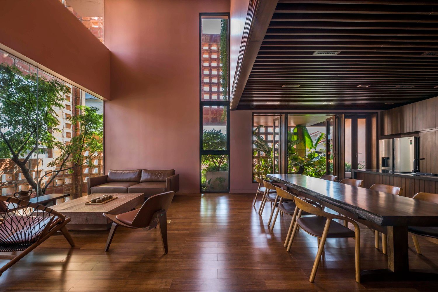 Chiêm ngưỡng ngôi nhà Bát Tràng độc đáo chiến thắng giải thưởng Dezeen Awards (Anh) | V.AI STUDIO
