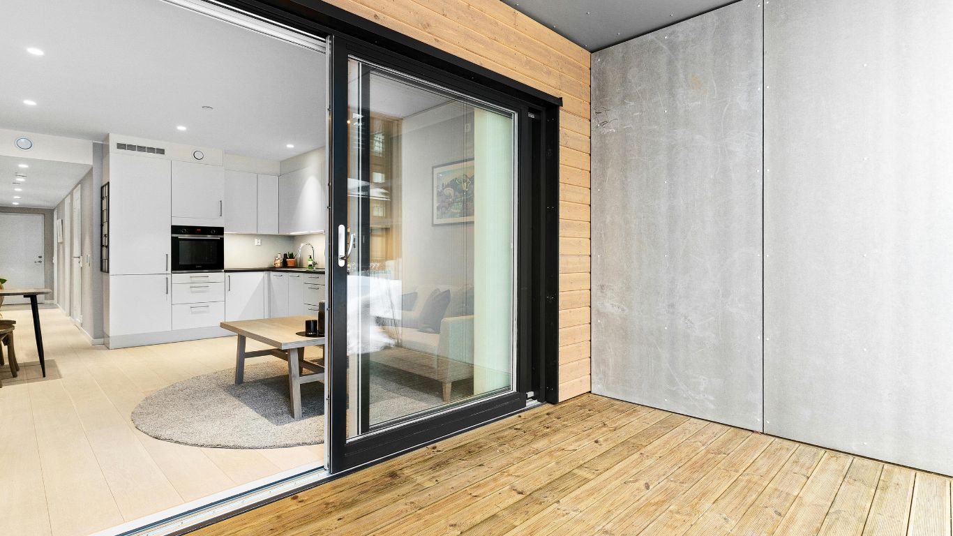 Hướng dẫn chọn cửa kính cường lực đẹp - bền - an toàn cho mọi ngôi nhà | V.AI STUDIO
